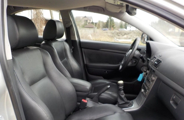 Toyota Avensis cena 10900 przebieg: 327672, rok produkcji 2008 z Sieniawa małe 232